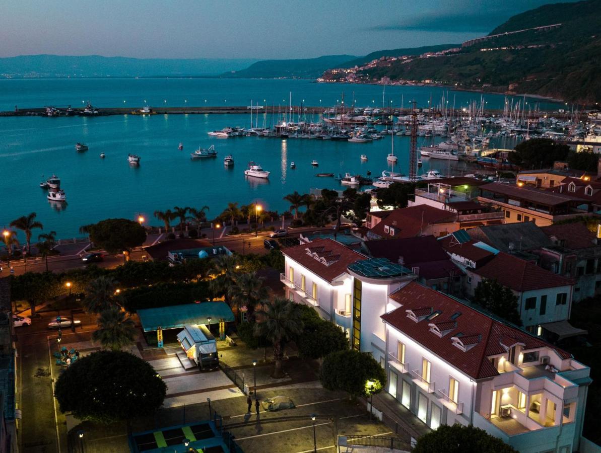 Gt Apartments - New Opening Vibo Valentia Marina Bagian luar foto